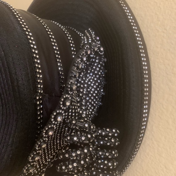 👒 Whittal & Shon Designer Hat - BLK/Silver - $150 - Picture 2 of 4